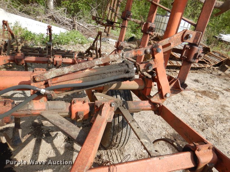 image for item DL8031 Allis Chalmers  field cultivator