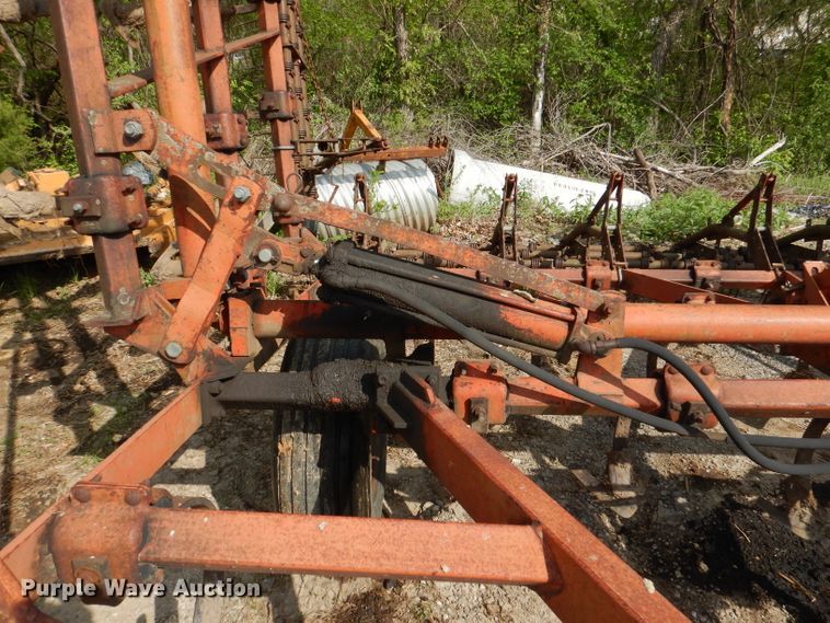 image for item DL8031 Allis Chalmers  field cultivator