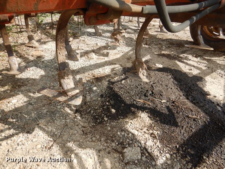 image for item DL8031 Allis Chalmers  field cultivator