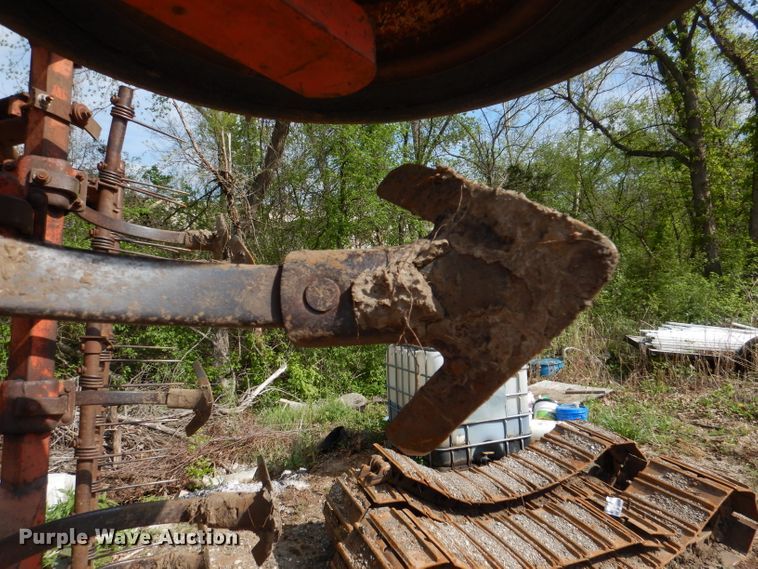 image for item DL8031 Allis Chalmers  field cultivator