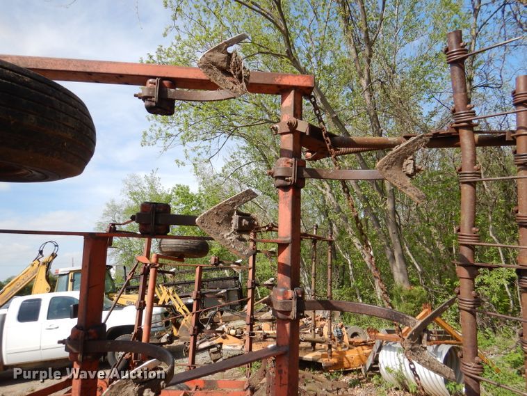 image for item DL8031 Allis Chalmers  field cultivator