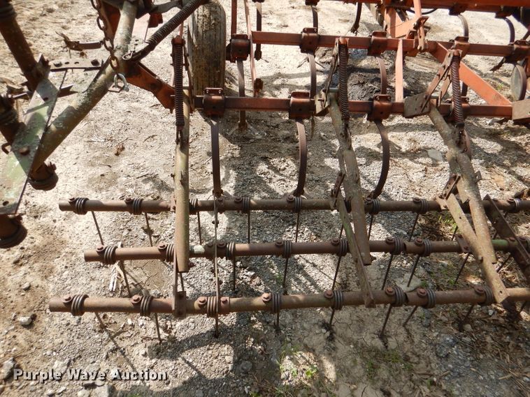 image for item DL8031 Allis Chalmers  field cultivator