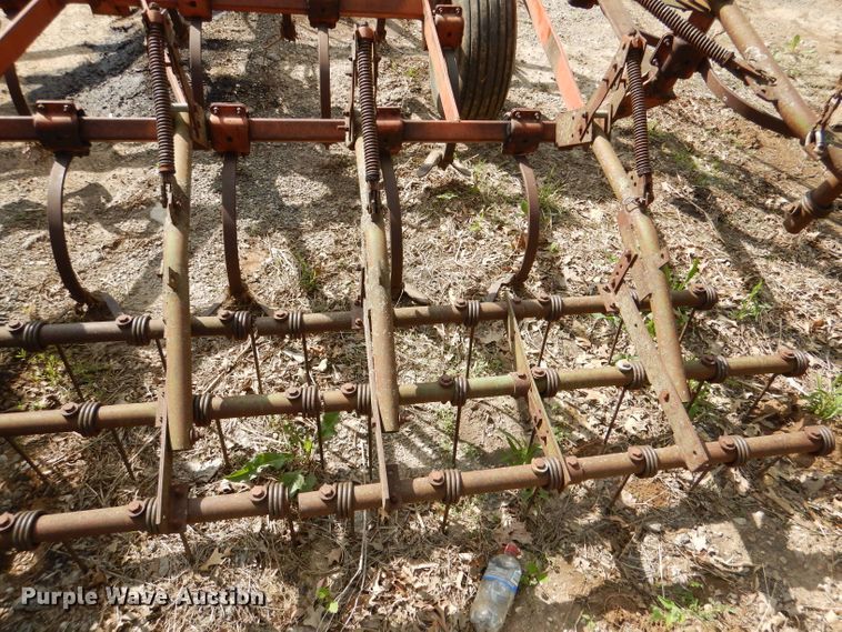 image for item DL8031 Allis Chalmers  field cultivator