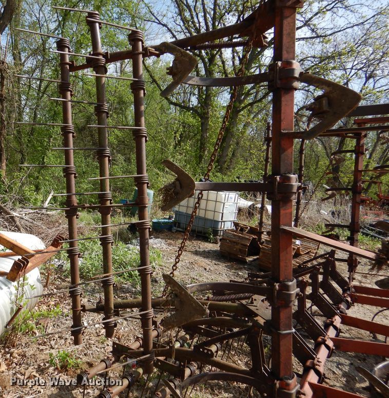 image for item DL8031 Allis Chalmers  field cultivator