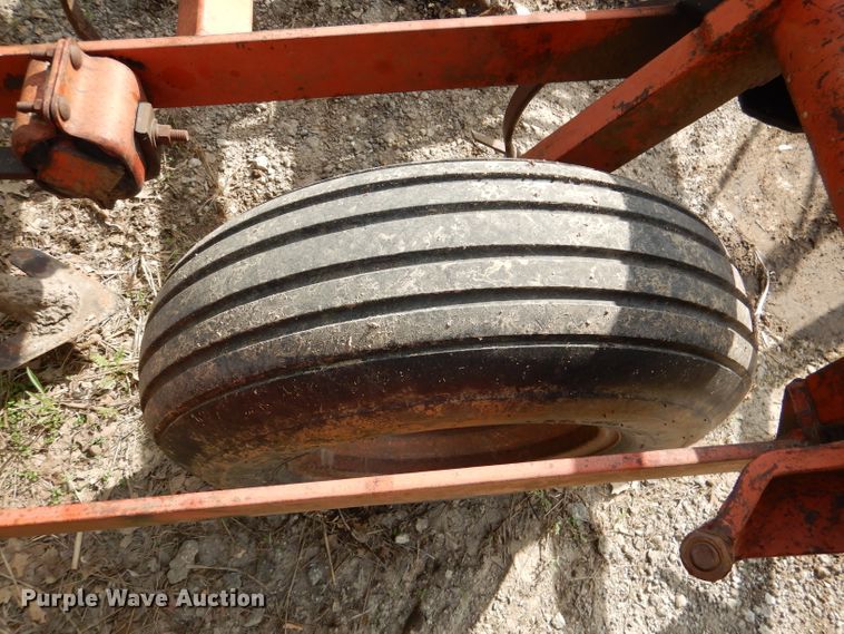 image for item DL8031 Allis Chalmers  field cultivator