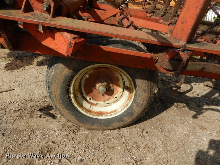 image for item DL8031 Allis Chalmers  field cultivator