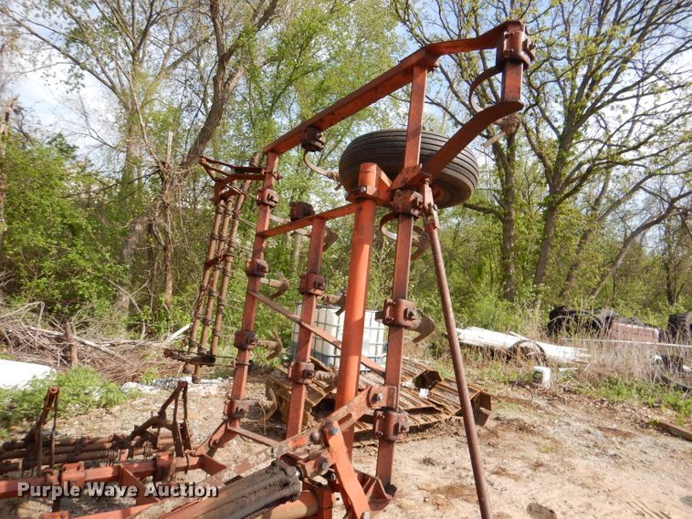 image for item DL8031 Allis Chalmers  field cultivator