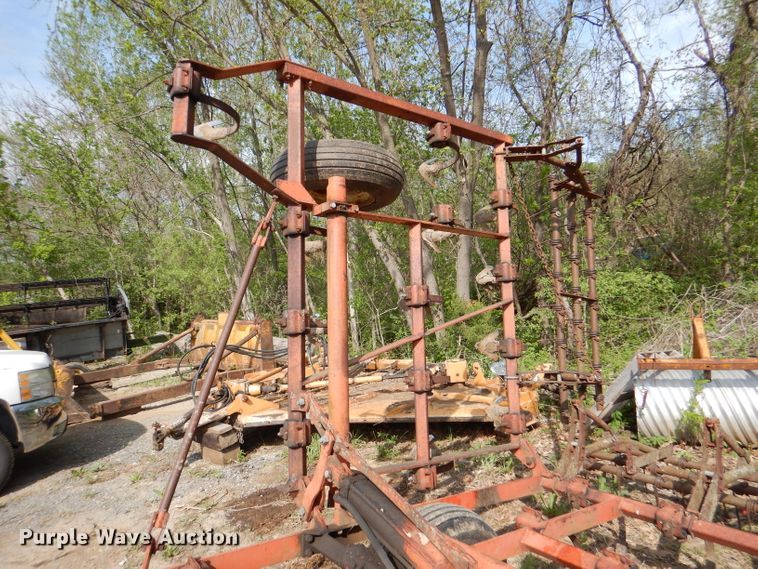 image for item DL8031 Allis Chalmers  field cultivator