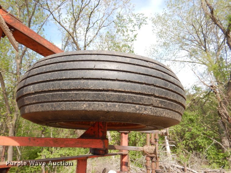 image for item DL8031 Allis Chalmers  field cultivator