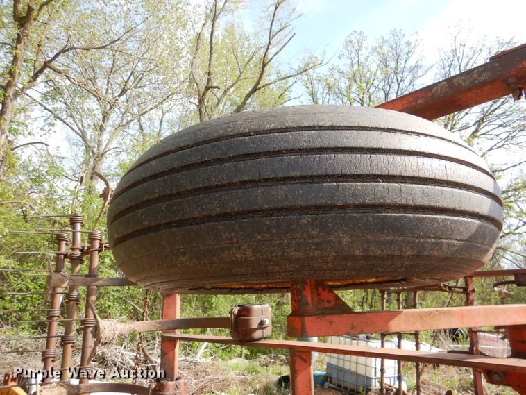 image for item DL8031 Allis Chalmers  field cultivator