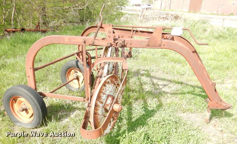 image for item DL8032 John Deere CCA  chisel and International hay rake