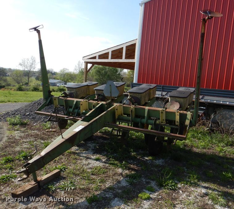 image for item DL8033 John Deere P7000  no-till planter
