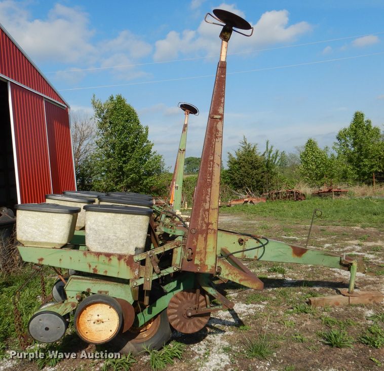 image for item DL8033 John Deere P7000  no-till planter