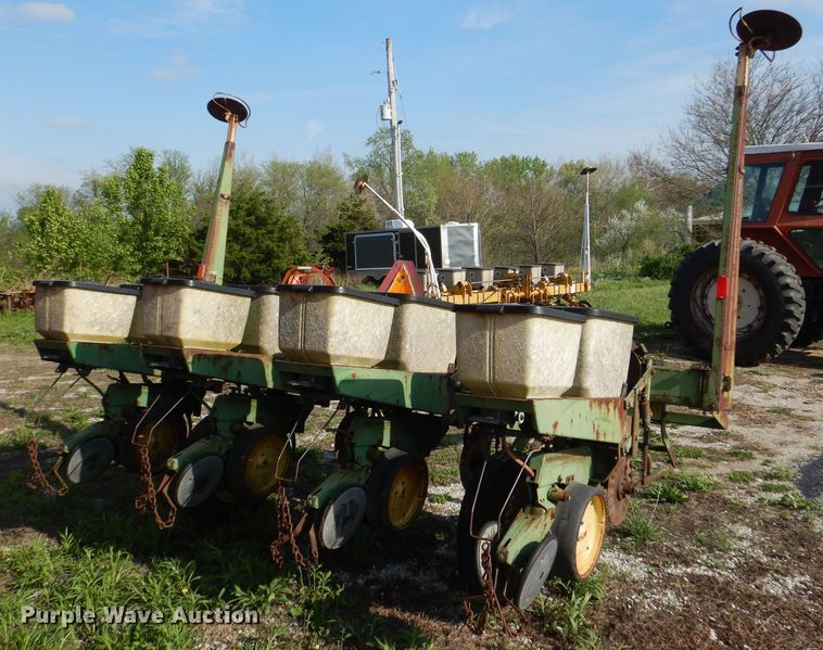 image for item DL8033 John Deere P7000  no-till planter
