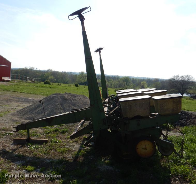 image for item DL8033 John Deere P7000  no-till planter