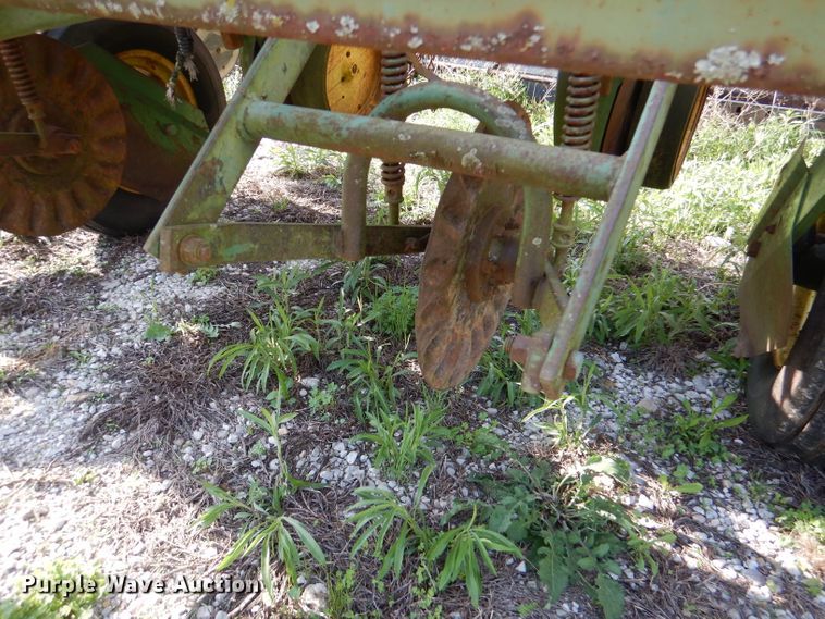 image for item DL8033 John Deere P7000  no-till planter