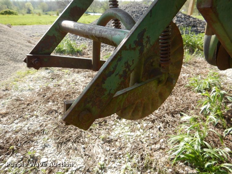 image for item DL8033 John Deere P7000  no-till planter
