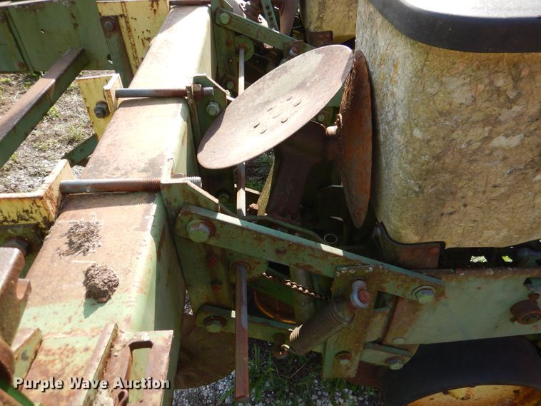 image for item DL8033 John Deere P7000  no-till planter