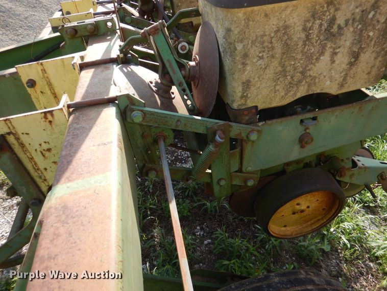 image for item DL8033 John Deere P7000  no-till planter