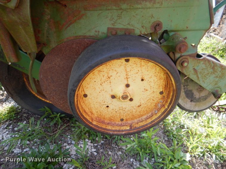 image for item DL8033 John Deere P7000  no-till planter