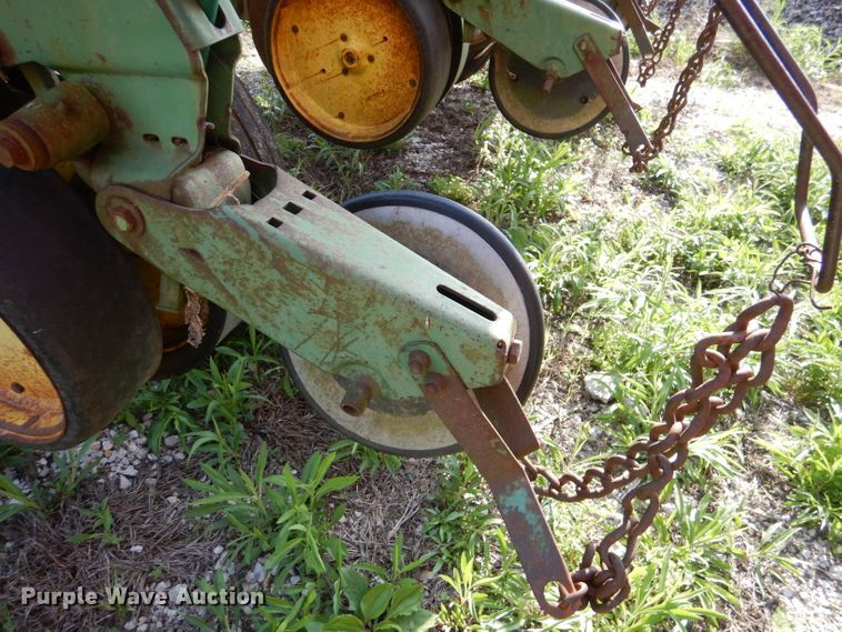 image for item DL8033 John Deere P7000  no-till planter