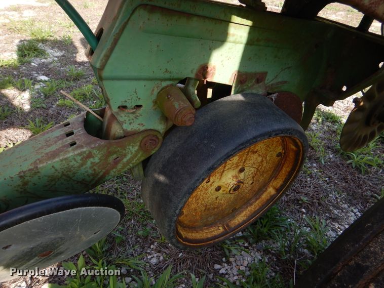 image for item DL8033 John Deere P7000  no-till planter