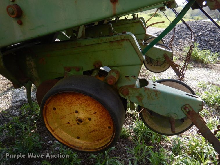 image for item DL8033 John Deere P7000  no-till planter