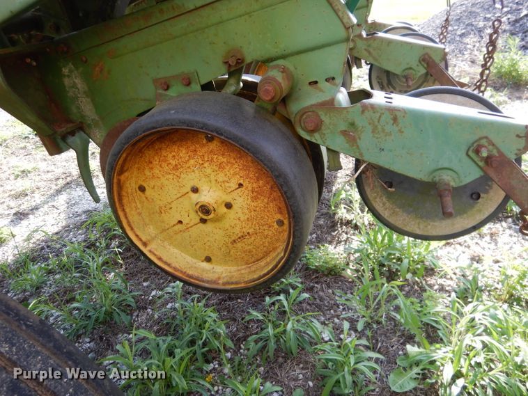 image for item DL8033 John Deere P7000  no-till planter