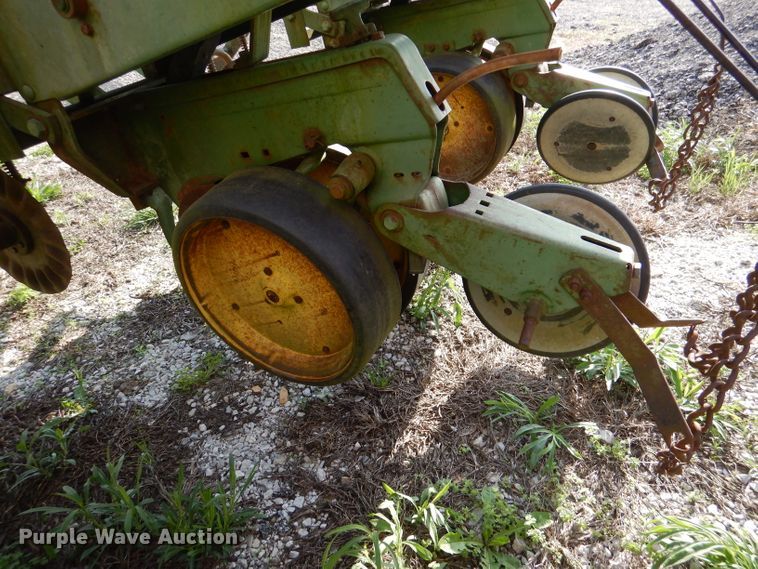 image for item DL8033 John Deere P7000  no-till planter