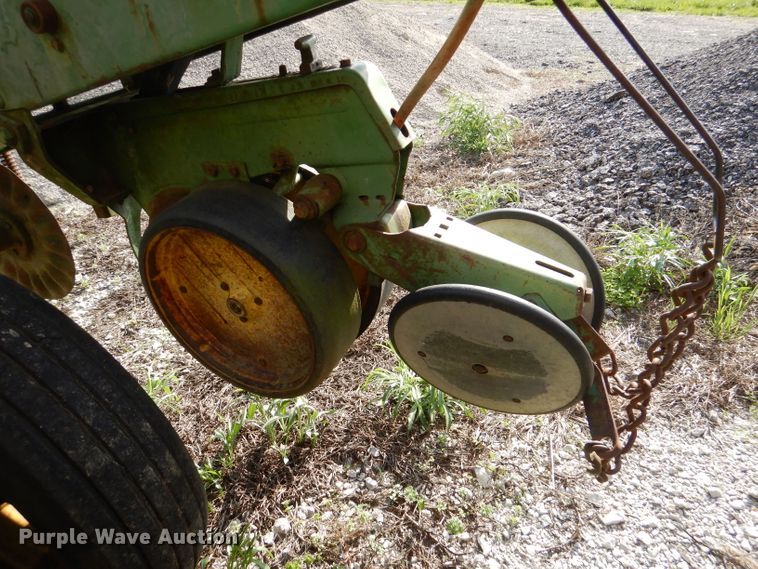 image for item DL8033 John Deere P7000  no-till planter