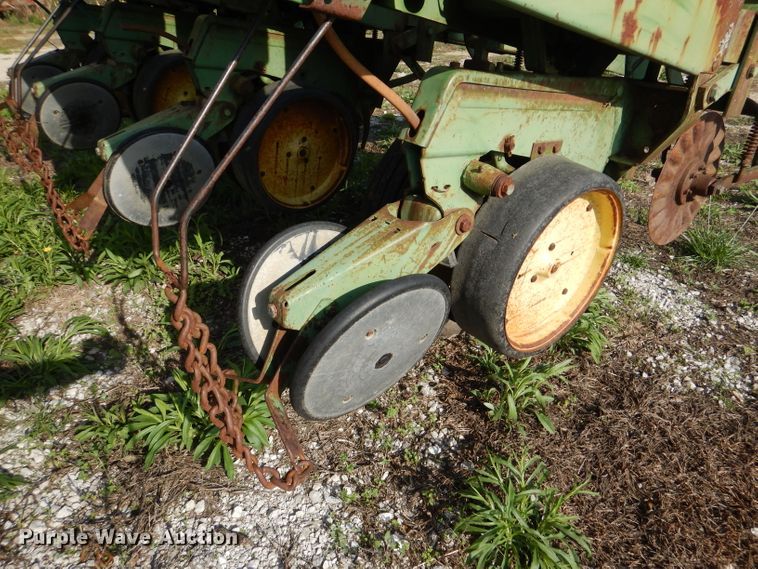 image for item DL8033 John Deere P7000  no-till planter