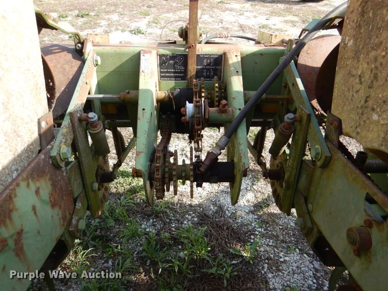 image for item DL8033 John Deere P7000  no-till planter