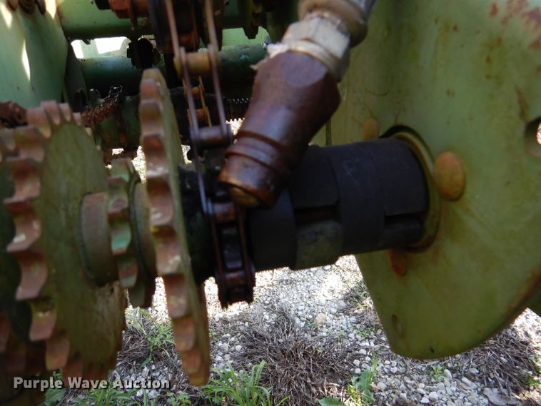 image for item DL8033 John Deere P7000  no-till planter