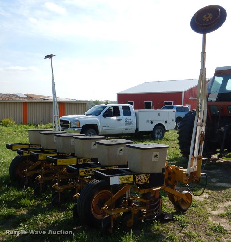 image for item DL8034 Buffalo 7010-6-30  no-till planter