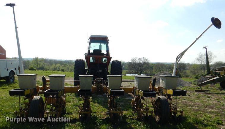 image for item DL8034 Buffalo 7010-6-30  no-till planter