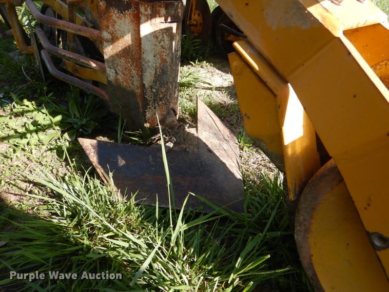 image for item DL8034 Buffalo 7010-6-30  no-till planter