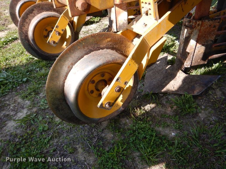 image for item DL8034 Buffalo 7010-6-30  no-till planter