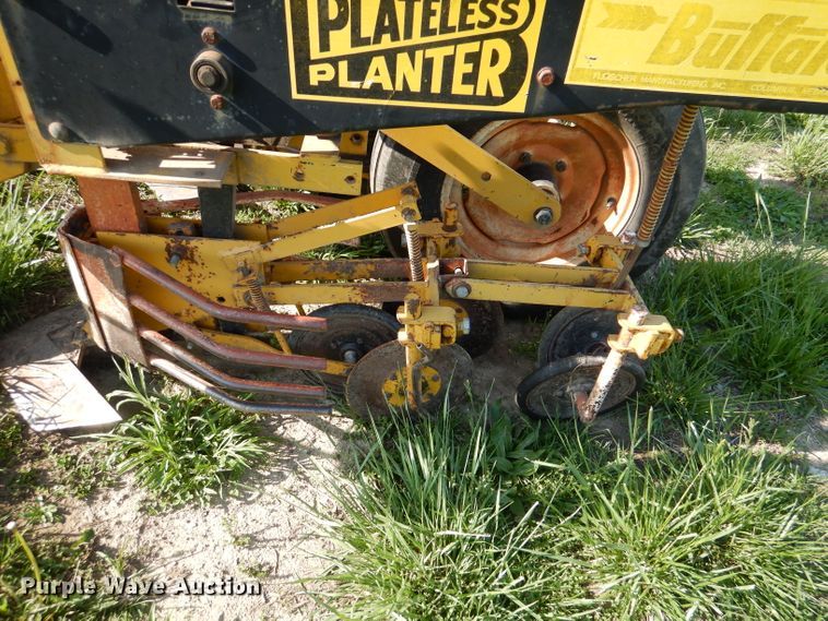 image for item DL8034 Buffalo 7010-6-30  no-till planter