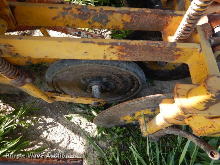 image for item DL8034 Buffalo 7010-6-30  no-till planter