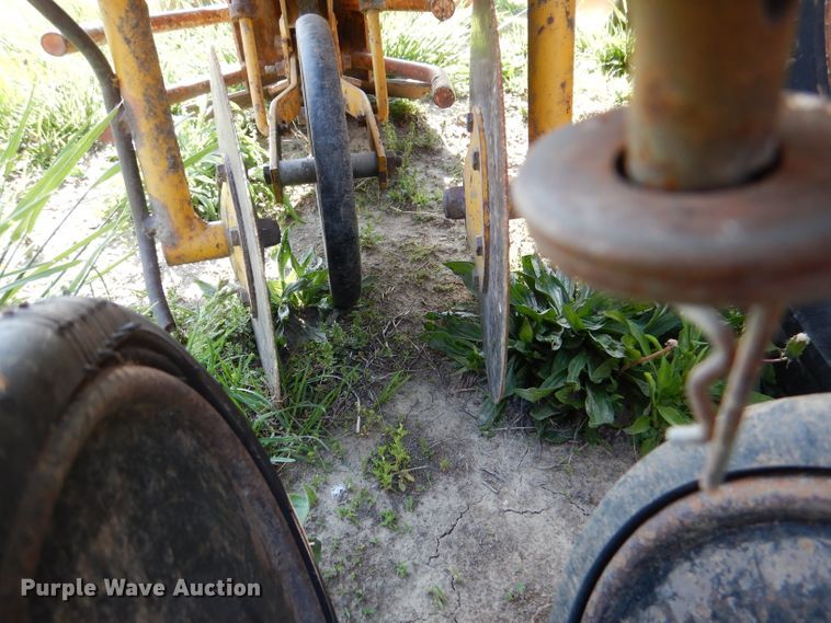 image for item DL8034 Buffalo 7010-6-30  no-till planter