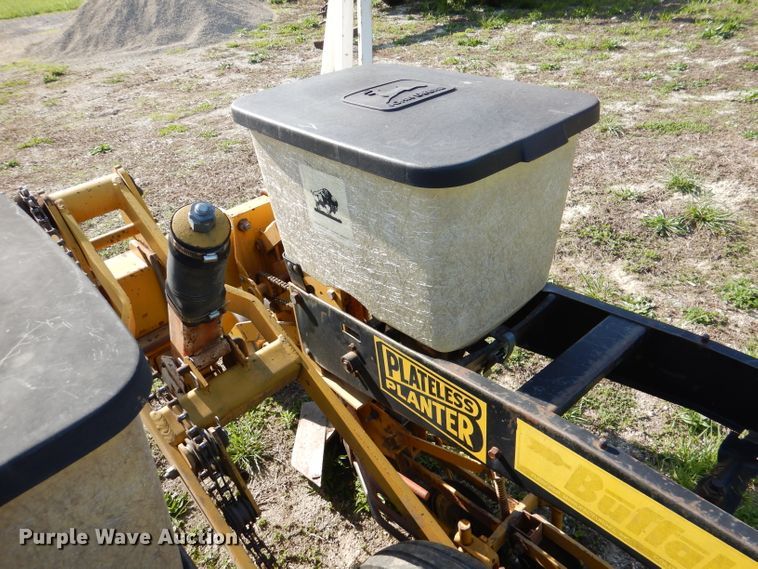 image for item DL8034 Buffalo 7010-6-30  no-till planter