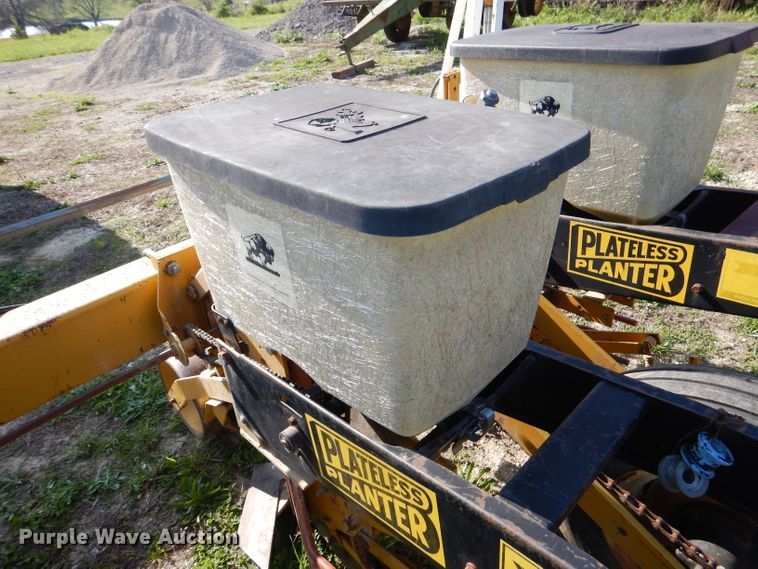 image for item DL8034 Buffalo 7010-6-30  no-till planter