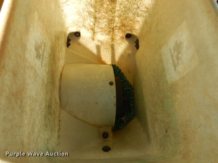 image for item DL8034 Buffalo 7010-6-30  no-till planter