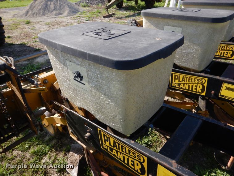 image for item DL8034 Buffalo 7010-6-30  no-till planter