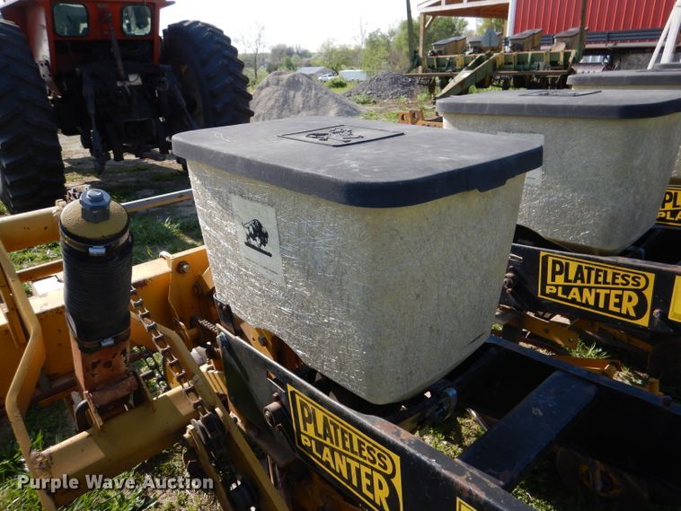 image for item DL8034 Buffalo 7010-6-30  no-till planter