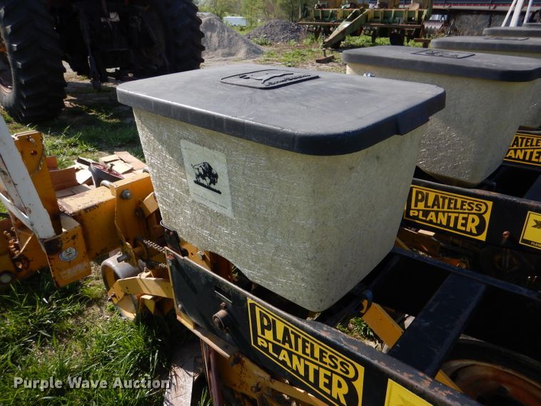 image for item DL8034 Buffalo 7010-6-30  no-till planter