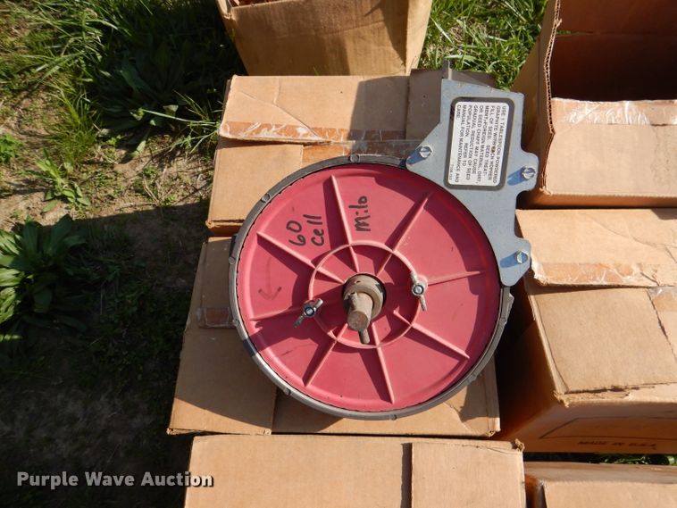 image for item DL8034 Buffalo 7010-6-30  no-till planter