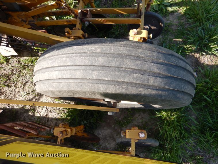 image for item DL8034 Buffalo 7010-6-30  no-till planter