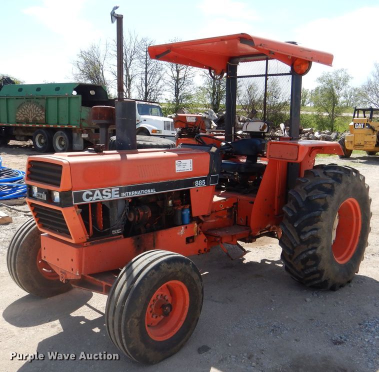 image for item DL8057 1985 Case IH 885  tractor