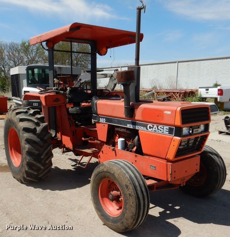 image for item DL8057 1985 Case IH 885  tractor